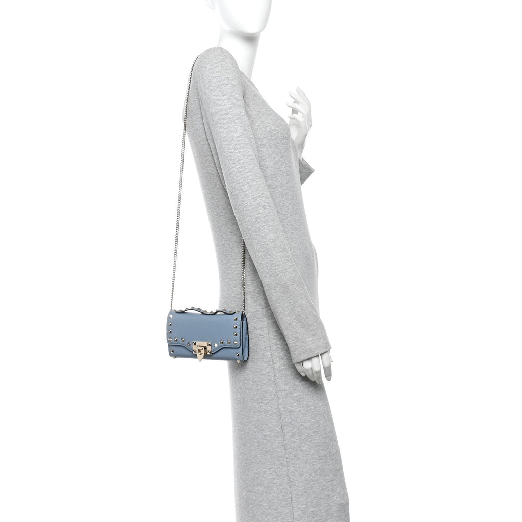 Pebbled Calfskin Rockstud Flip Lock Wallet On Chain Niagara