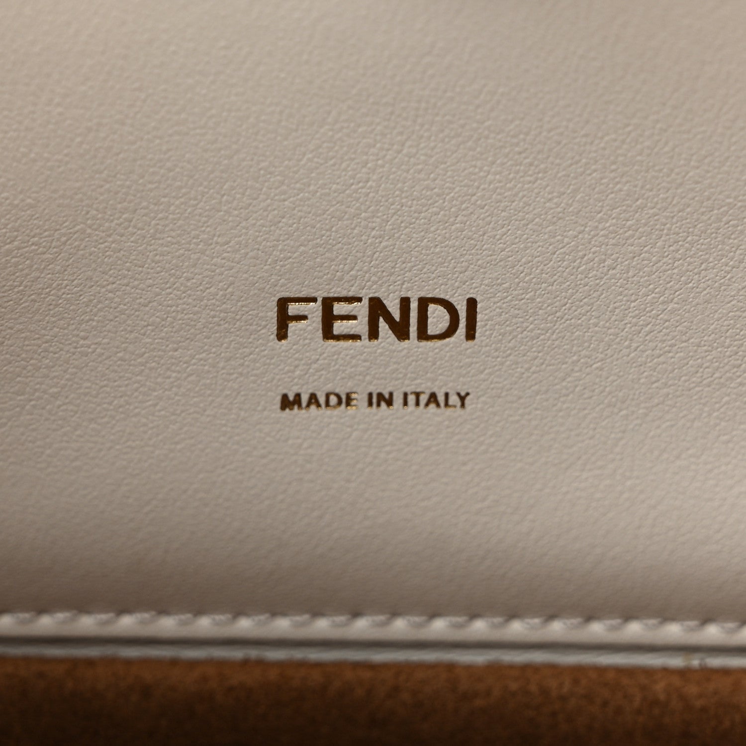 Agnello Old Shine F is Fendi Kan U Shoulder Bag White