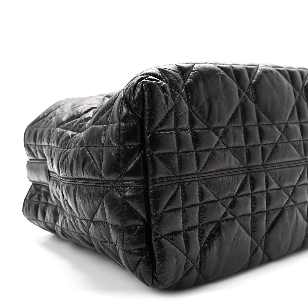 Crinkled Calfskin Macrocannage Medium Toujours Black