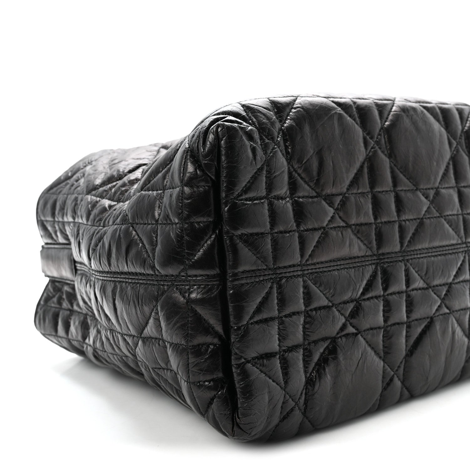 Crinkled Calfskin Macrocannage Medium Toujours Black