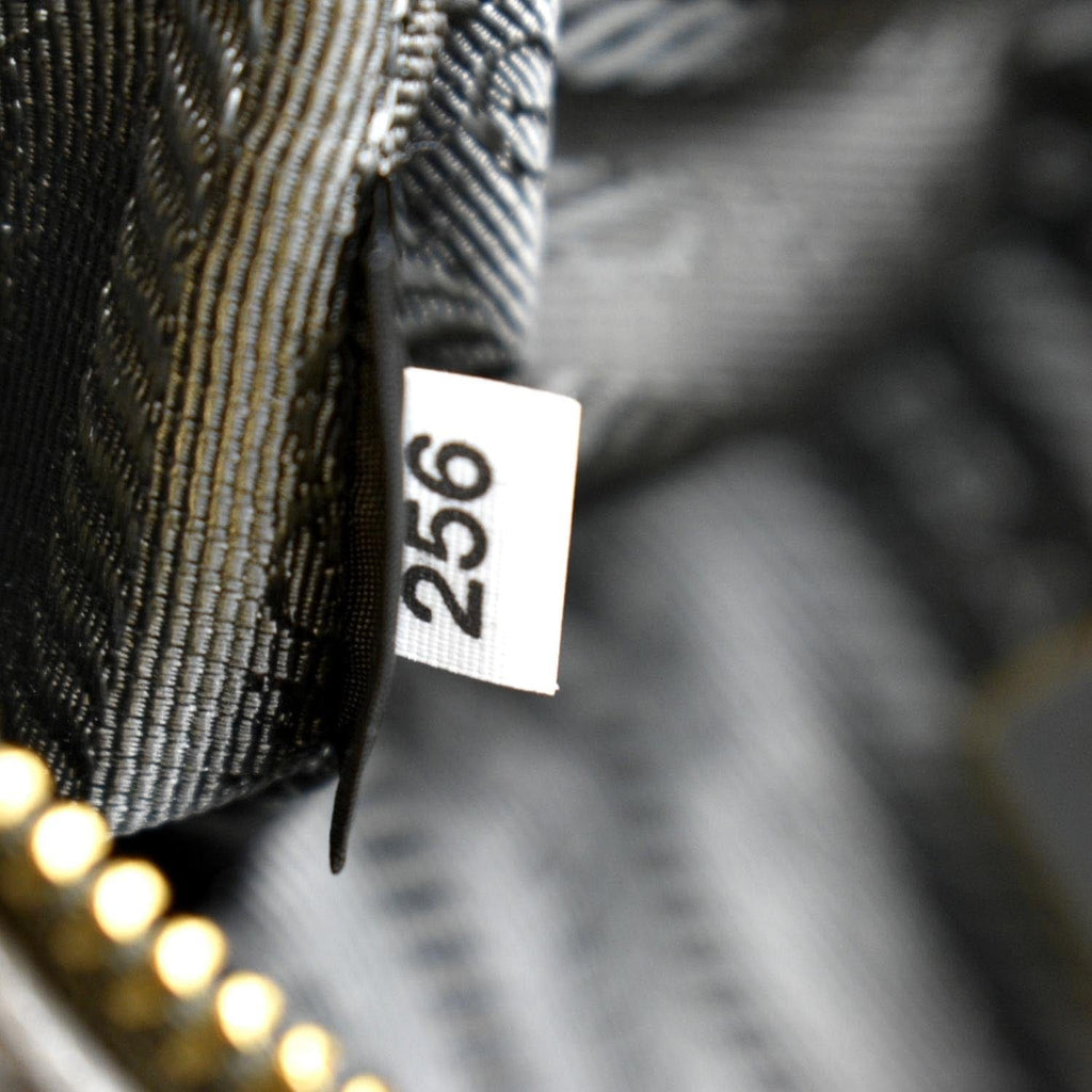 PRADA Re-Edition 2005 Saffiano Leather Shoulder Bag Gray