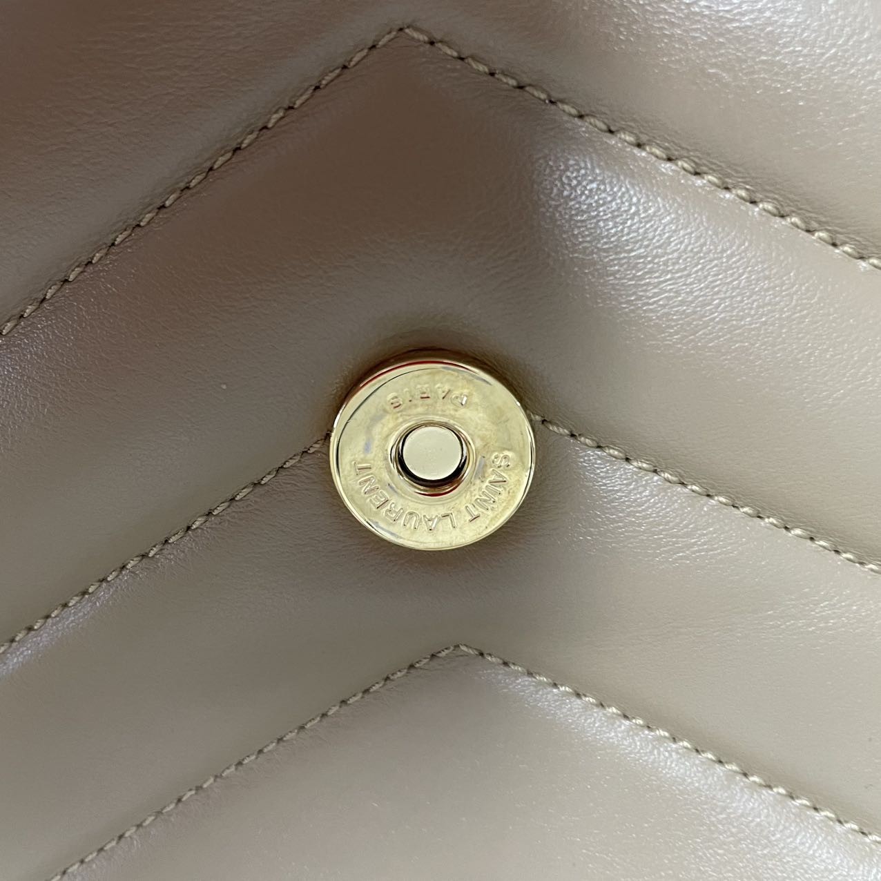 Saint Laurent Medium LouLou Beige 2019