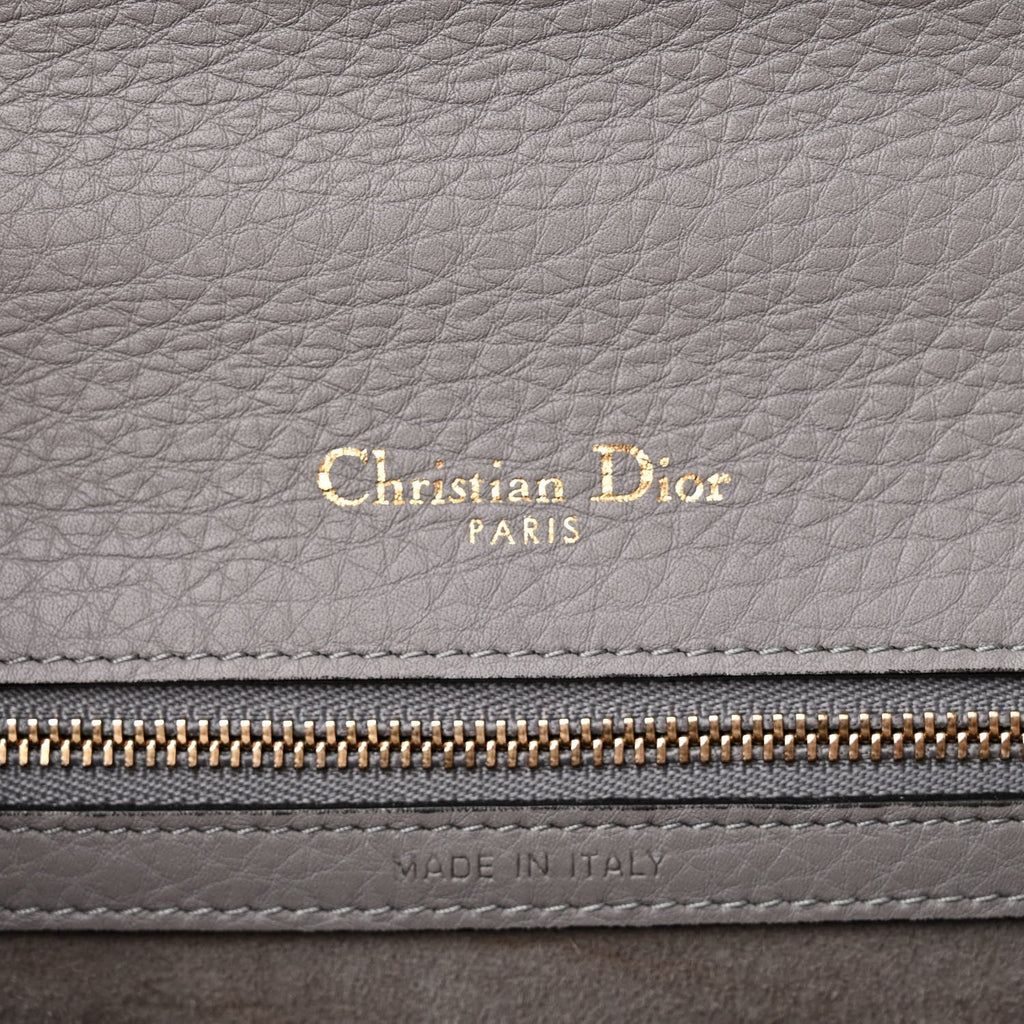 Grained Calfskin Medium Diorama Flap Bag Gris