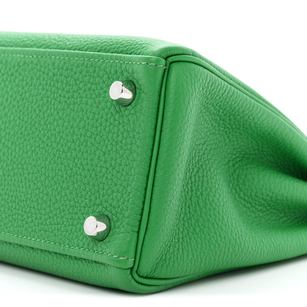Togo Kelly Retourne 25 Bambou