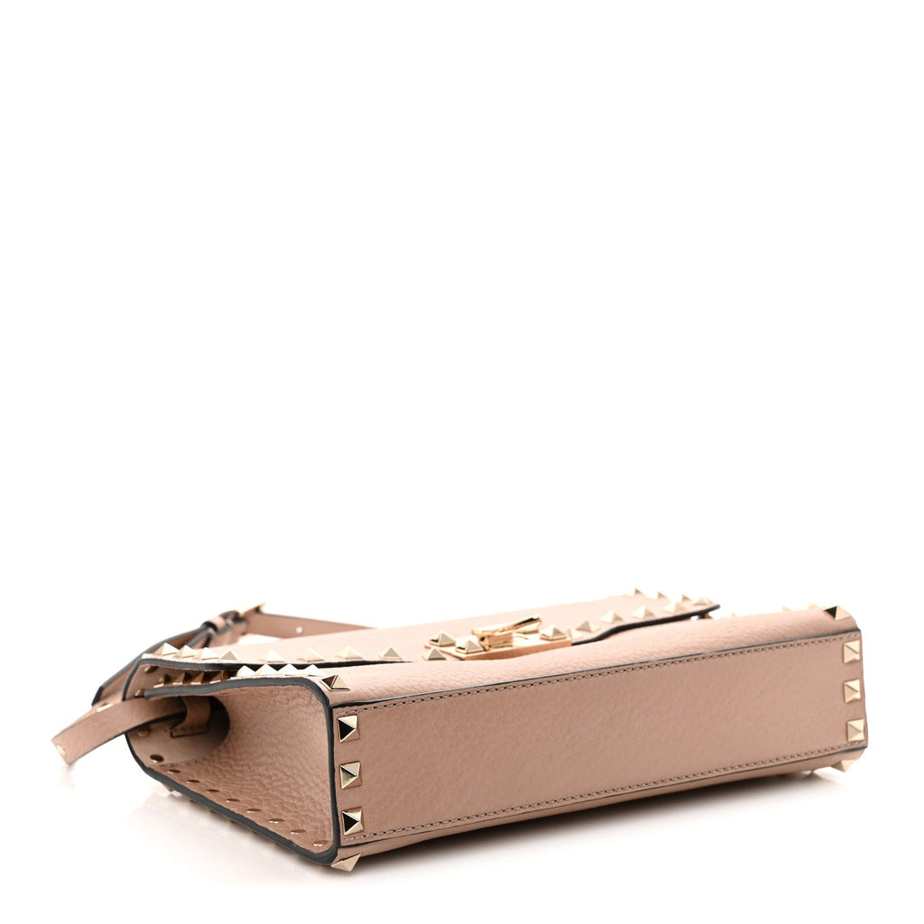 Pebbled Calfskin Medium Rockstud Flip Lock Crossbody Bag Poudre