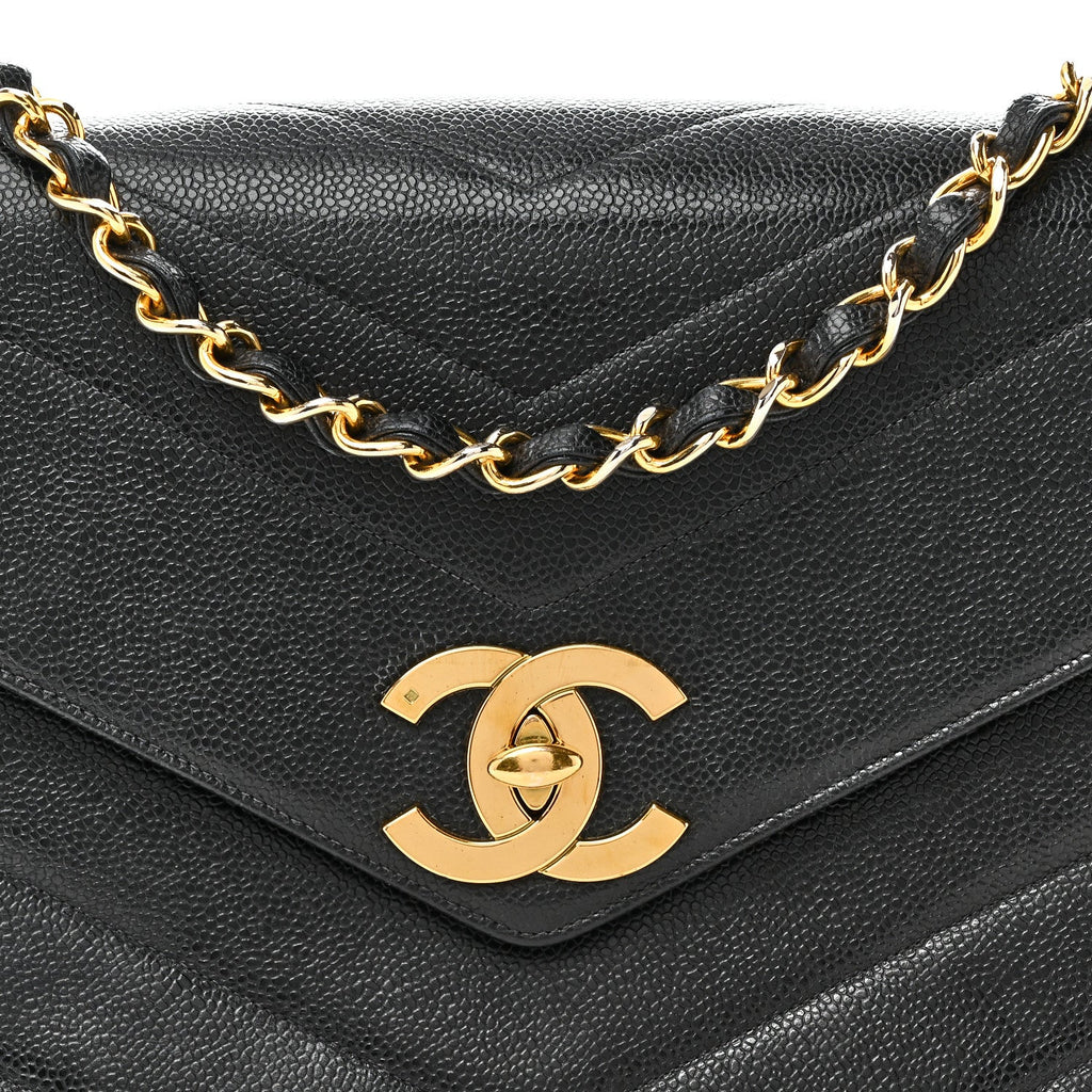 Caviar Chevron Quilted Jumbo Single Flap Black