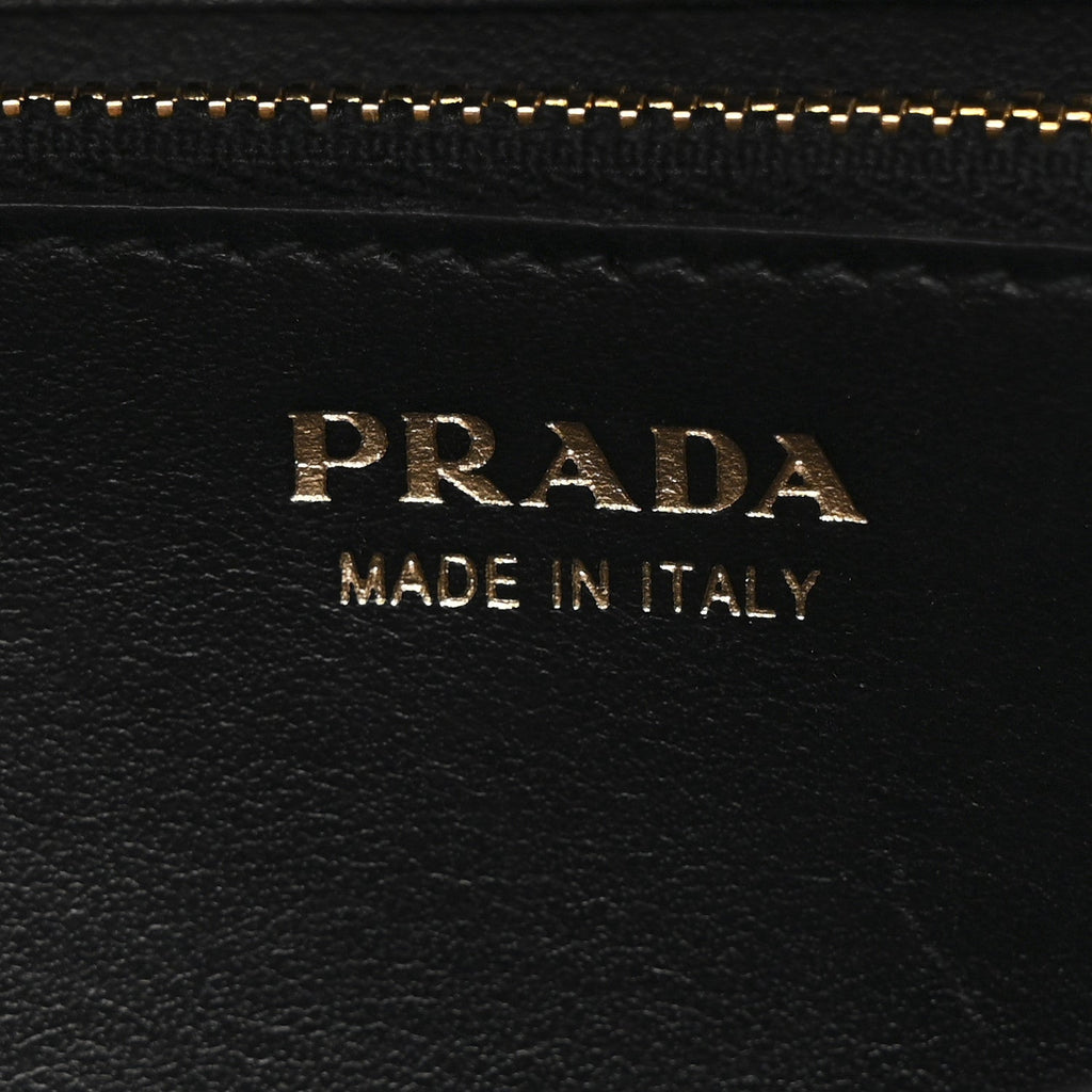 Vitello Move Metal Oro Chain Wallet Black