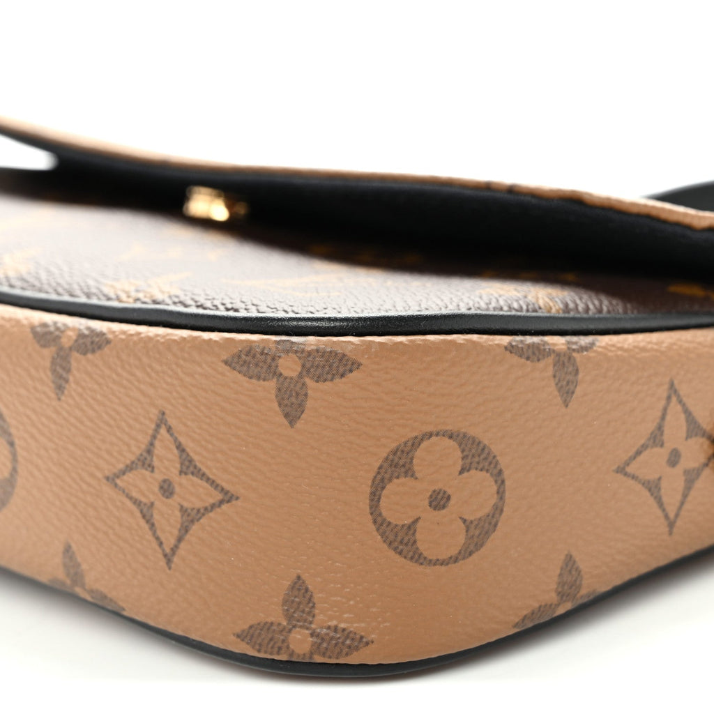 Reverse Monogram Ivy Wallet On Chain