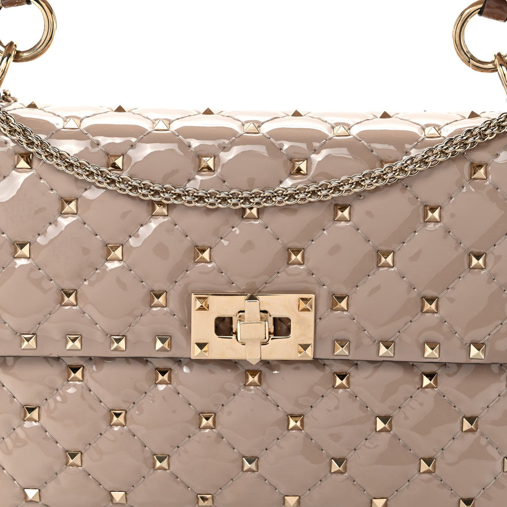 Patent Medium Rockstud Spike Shoulder Bag Poudre