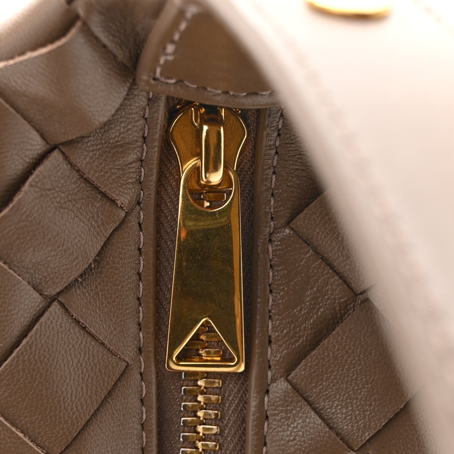 Nappa Intrecciato Mini Wallace Pinecone
