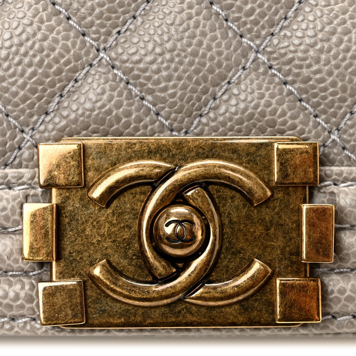 Caviar Quilted Medium Boy Flap Grey