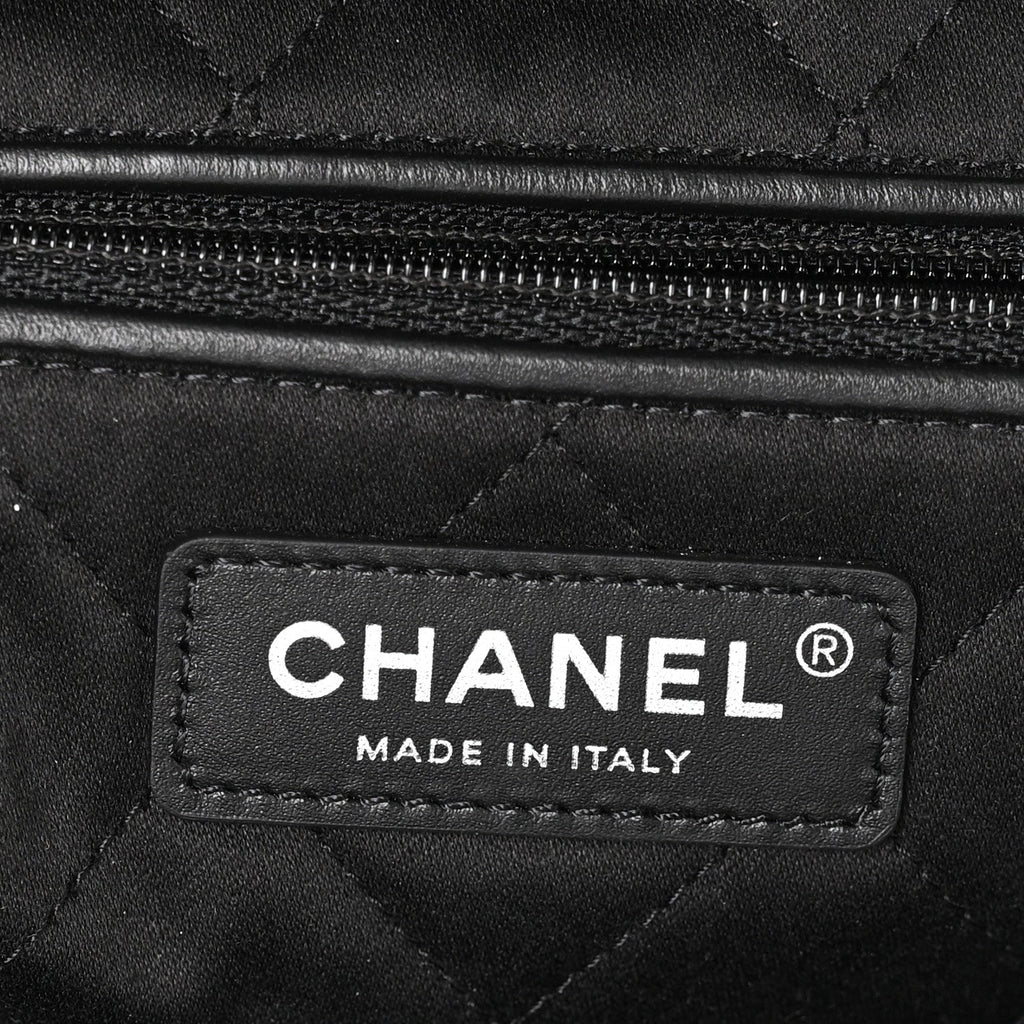 Shiny Calfskin Quilted Small Chanel 22 So Black