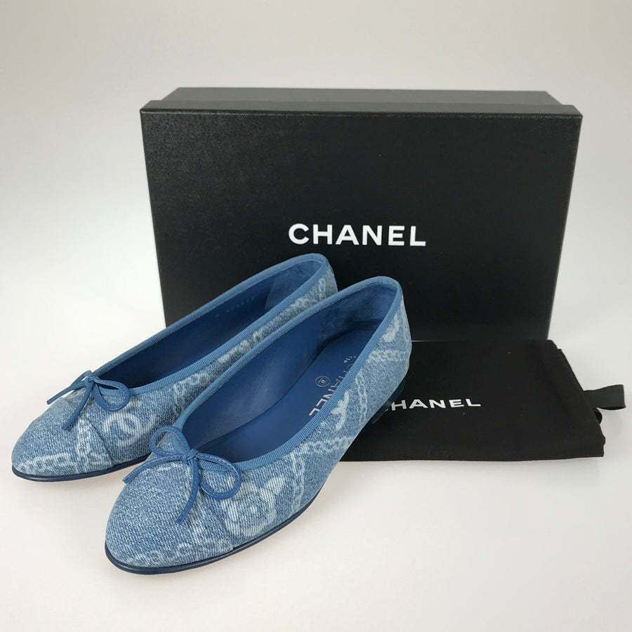 CHANEL Women's Pumps
