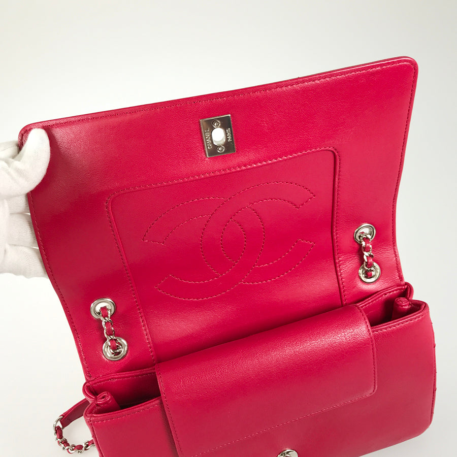 CHANEL Mademoiselle Shoulder bag