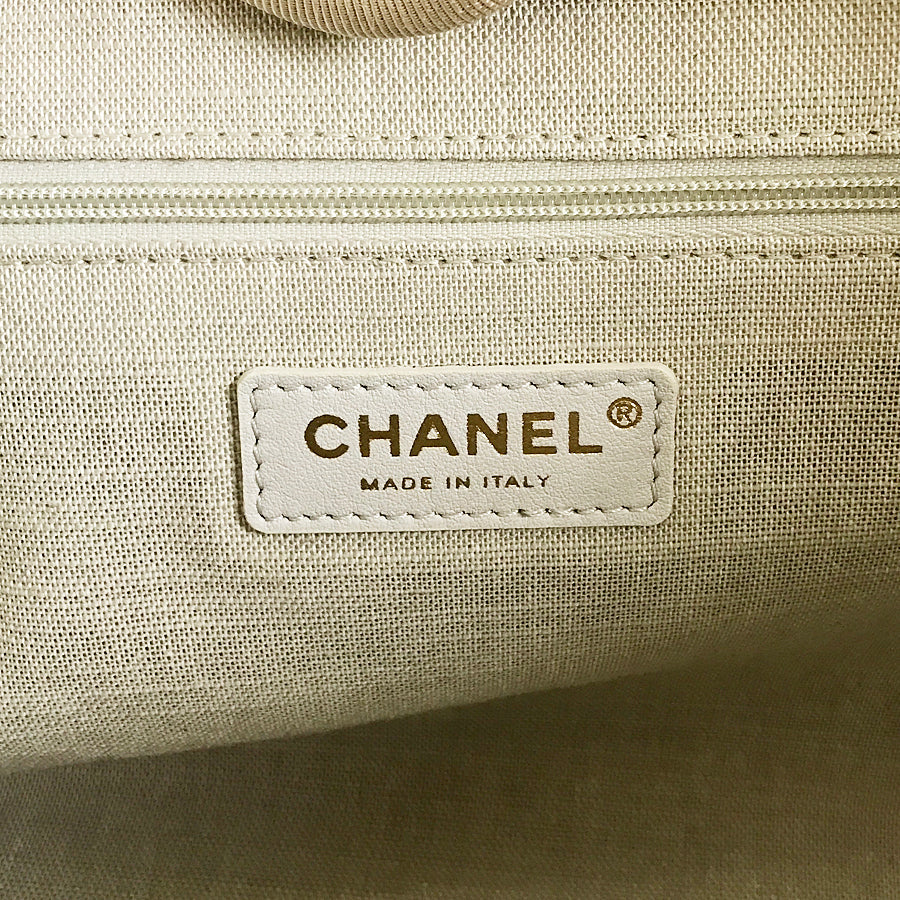CHANEL Deauville MM Shoulder bag