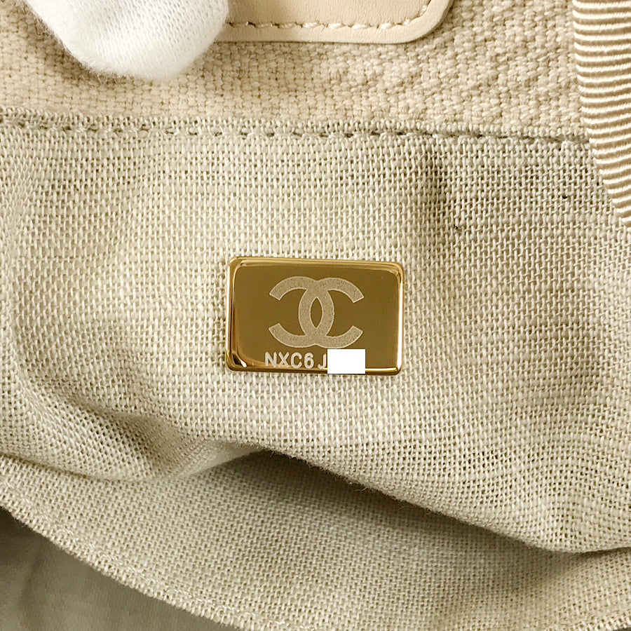CHANEL Deauville MM Shoulder bag