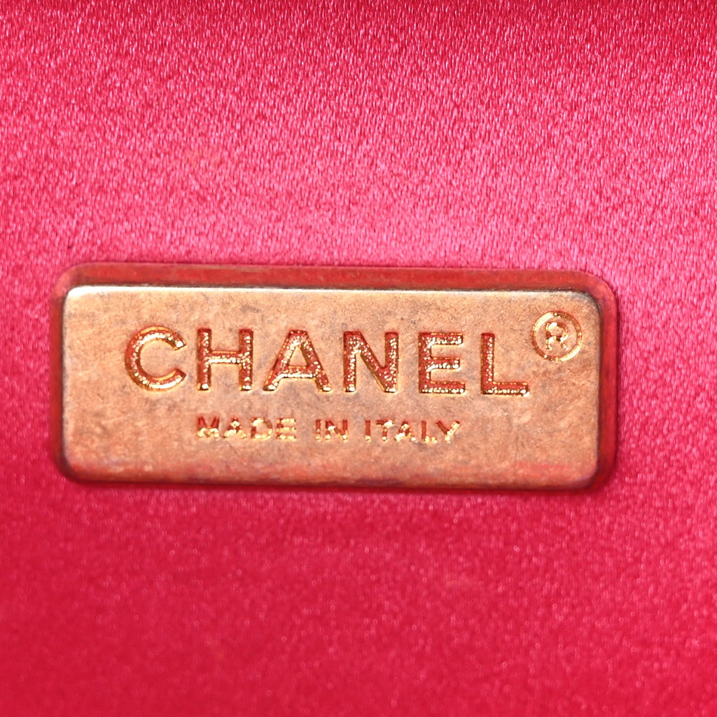 Lambskin Chocolate Bar Lock Clutch Bag Pink