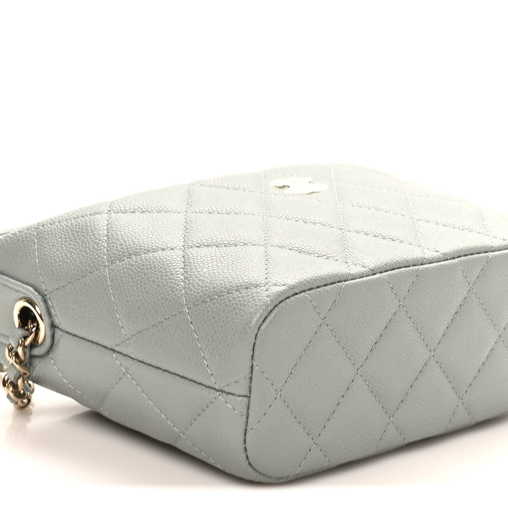 Caviar Quilted Hobo Clutch With Chain Light Green Light Green