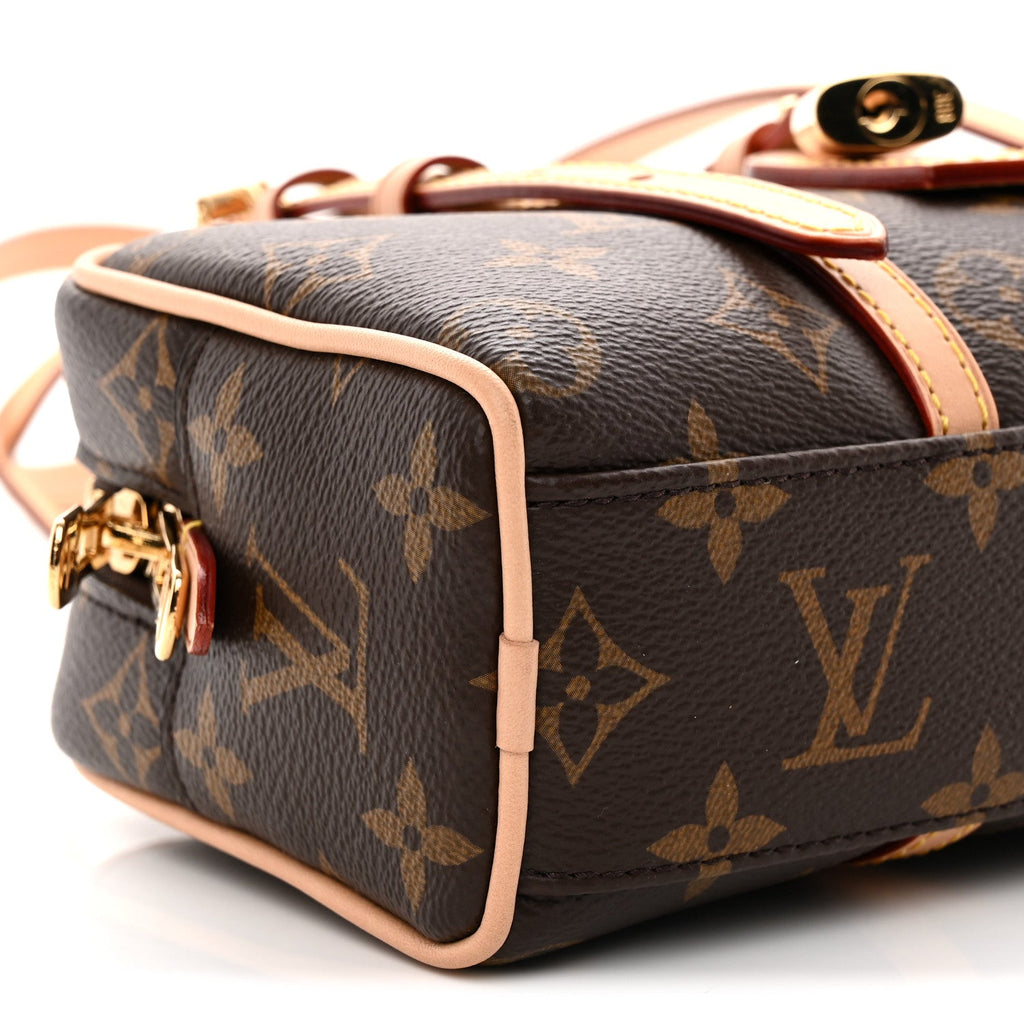 Monogram Hang On