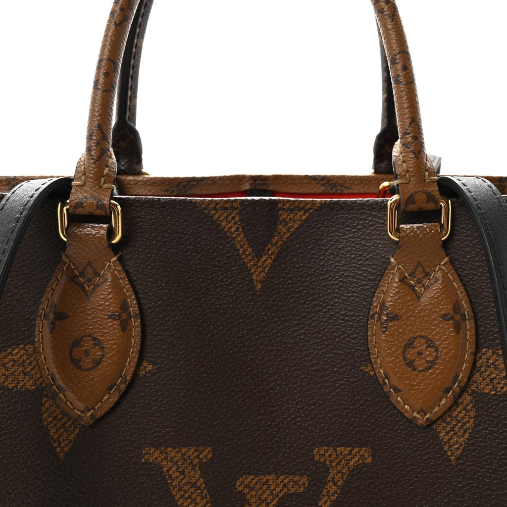 Reverse Monogram Giant Onthego MM
