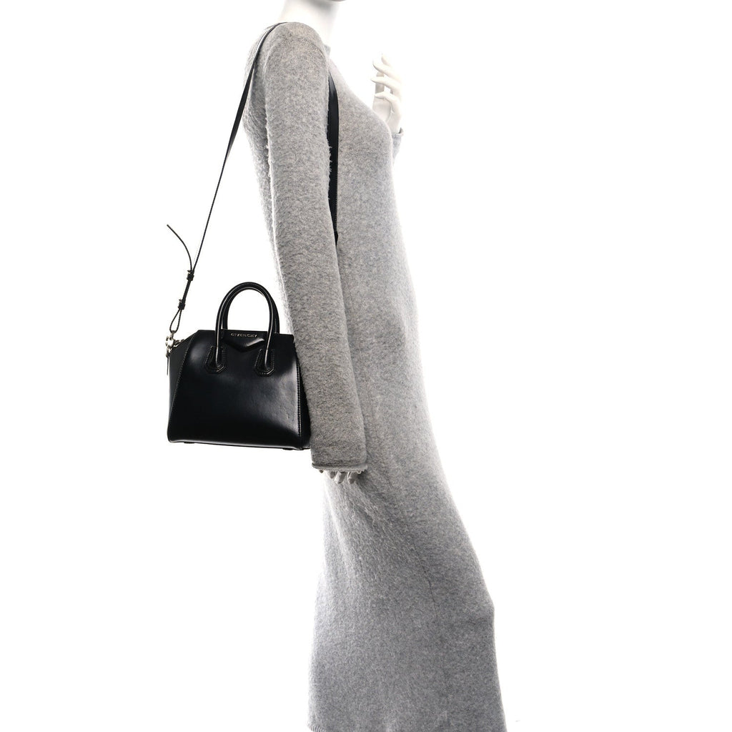 Shiny Lord Calfskin Mini Antigona Black