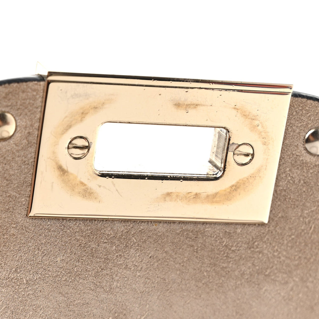 Pebbled Calfskin Medium Rockstud Flip Lock Crossbody Bag Poudre