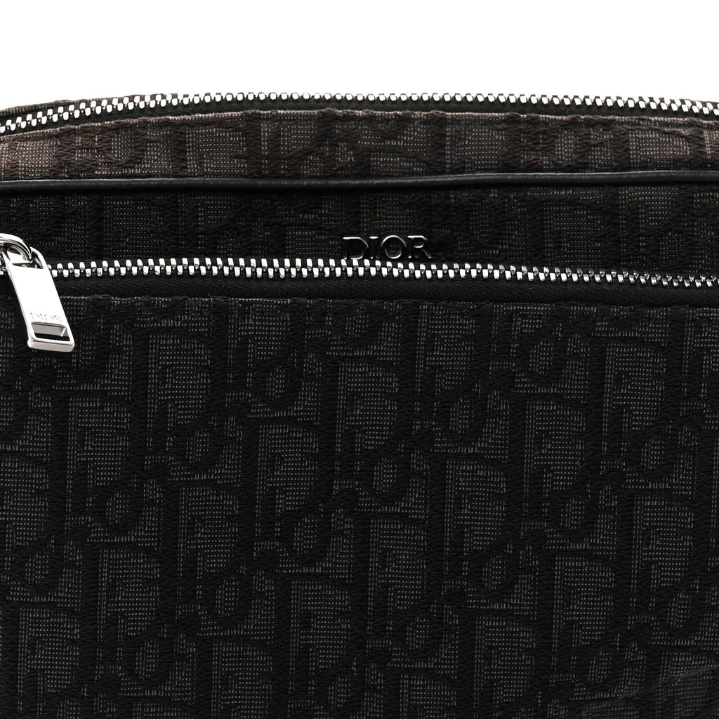 Oblique Saddle Triple Pouch Black