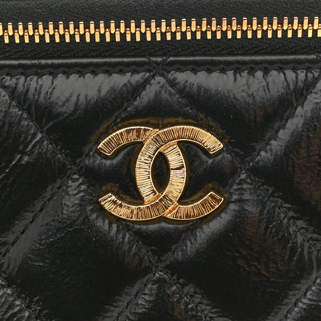 Shiny Lambskin Quilted Small Vanity Case With Chain Black