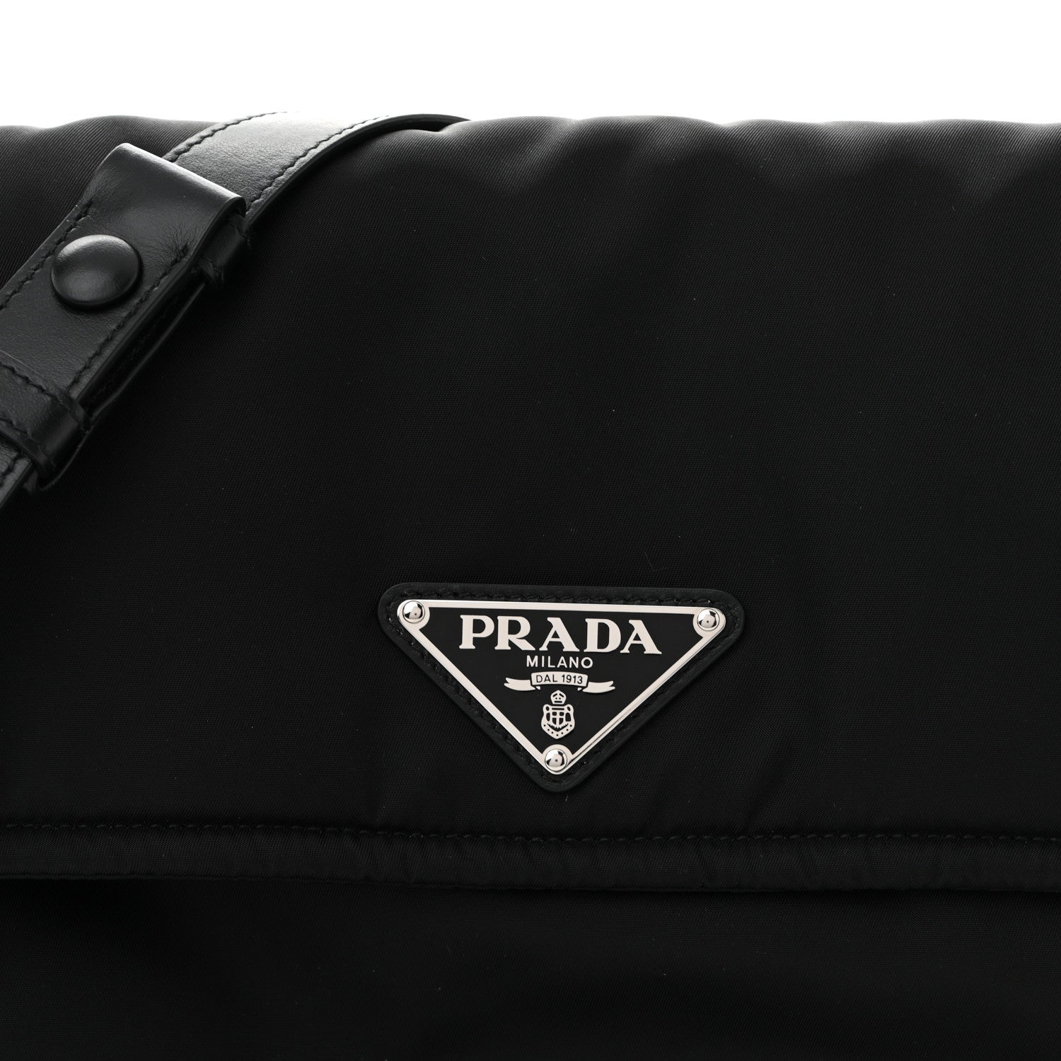 Re-Nylon Padded Medium Traveller Black
