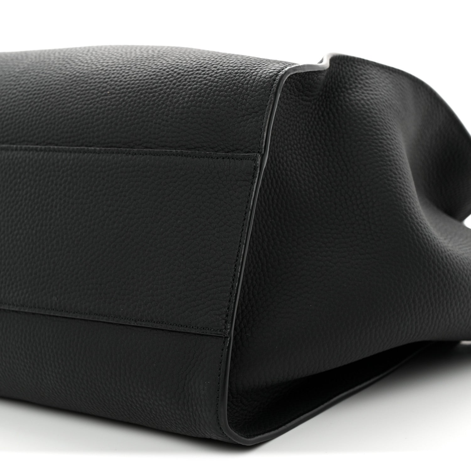 Matte Grained Calfskin Marlo 17 Black