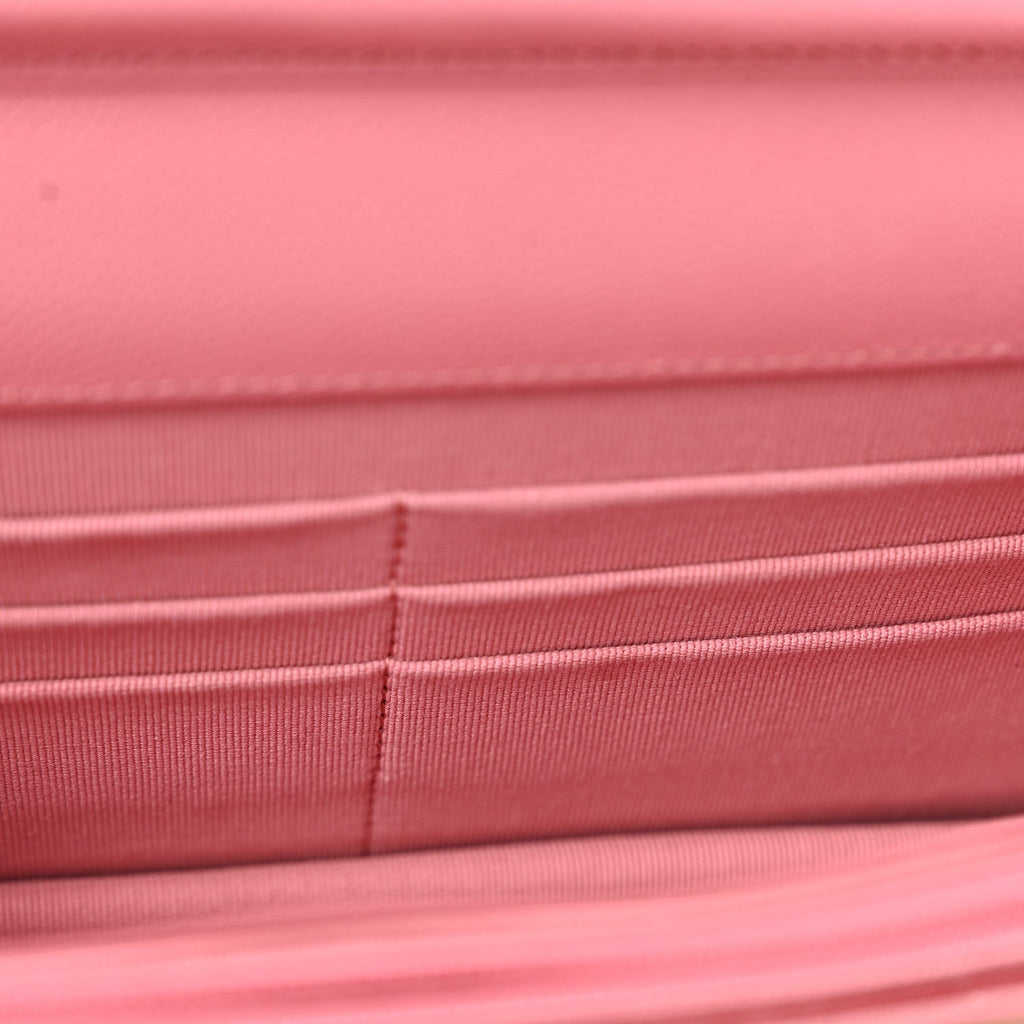 Caviar Quilted Wallet on Chain WOC Pink
