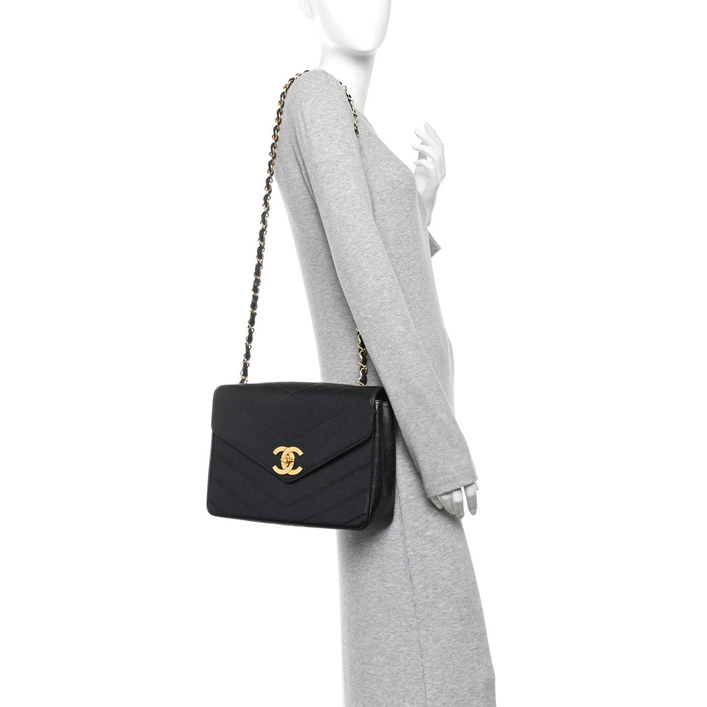 Caviar Chevron Quilted Jumbo Single Flap Black