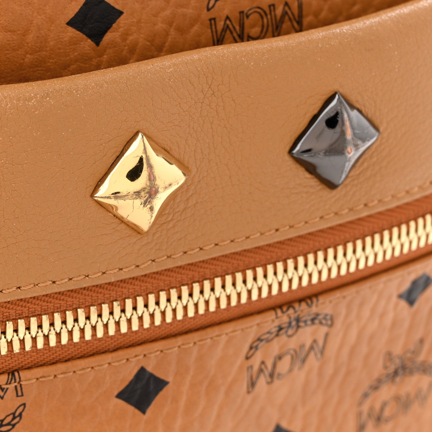 Visetos Studded Medium Dual Stark Backpack Cognac