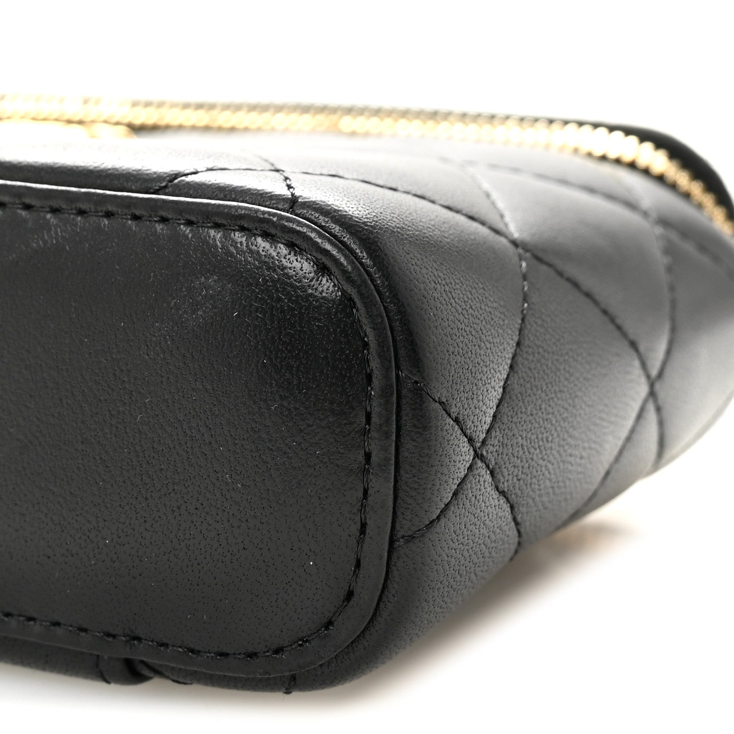 Lambskin Quilted Resin Vanity Case With Chain Black