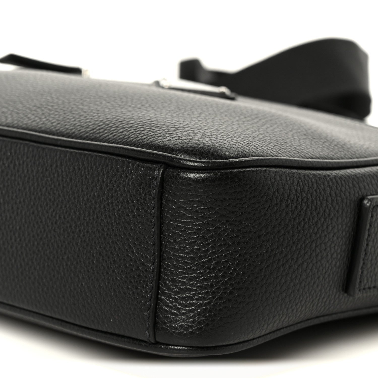 Vitello Daino Zip Shoulder Bag Black