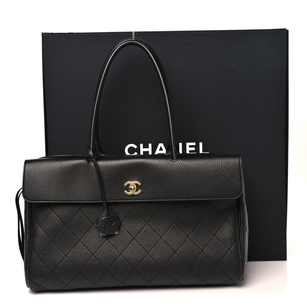 Grained Calfskin Stitched Urban Essentials Large Shopping Bag Black