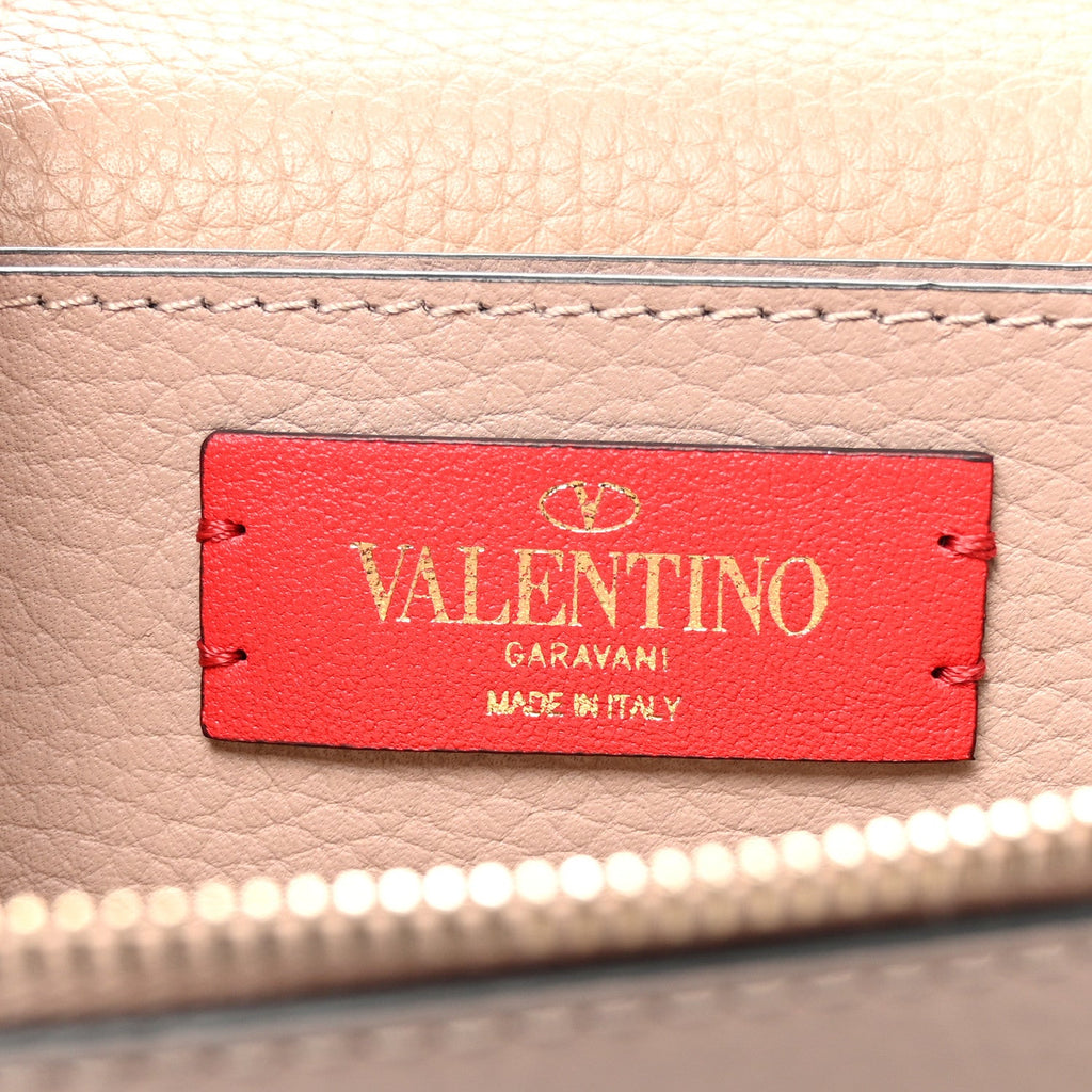 Pebbled Calfskin Rockstud Flap Wallet On Chain Poudre