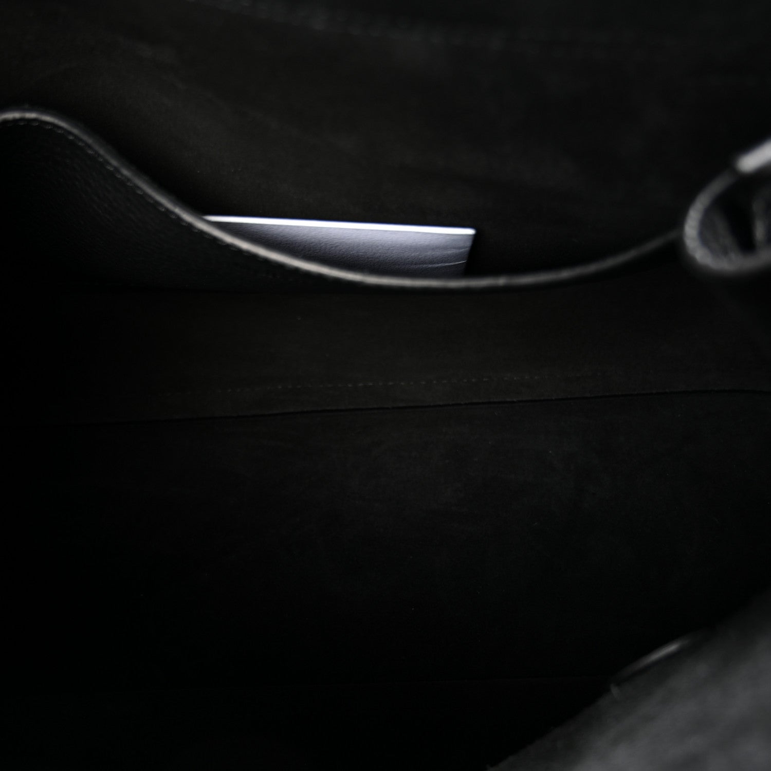 Heavy Grain Medium Alexa Black