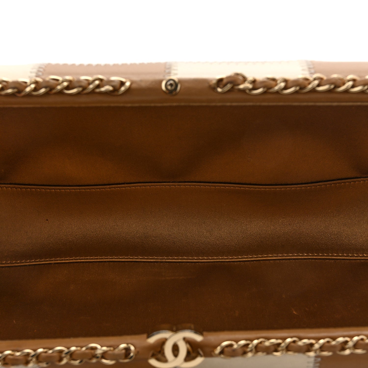 Lambskin CC Stitch Chain Around Clutch  Beige White