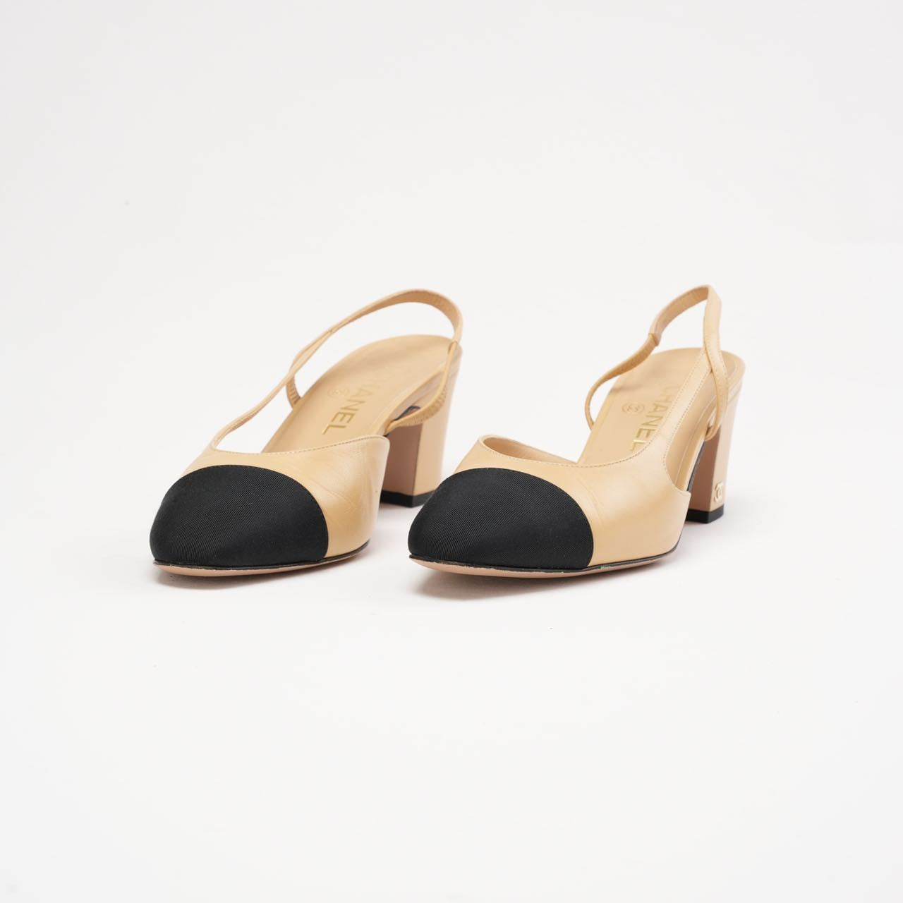 Chanel Beige /Black Lambskin Cap Toe CC Slingback Pumps Size 38.5