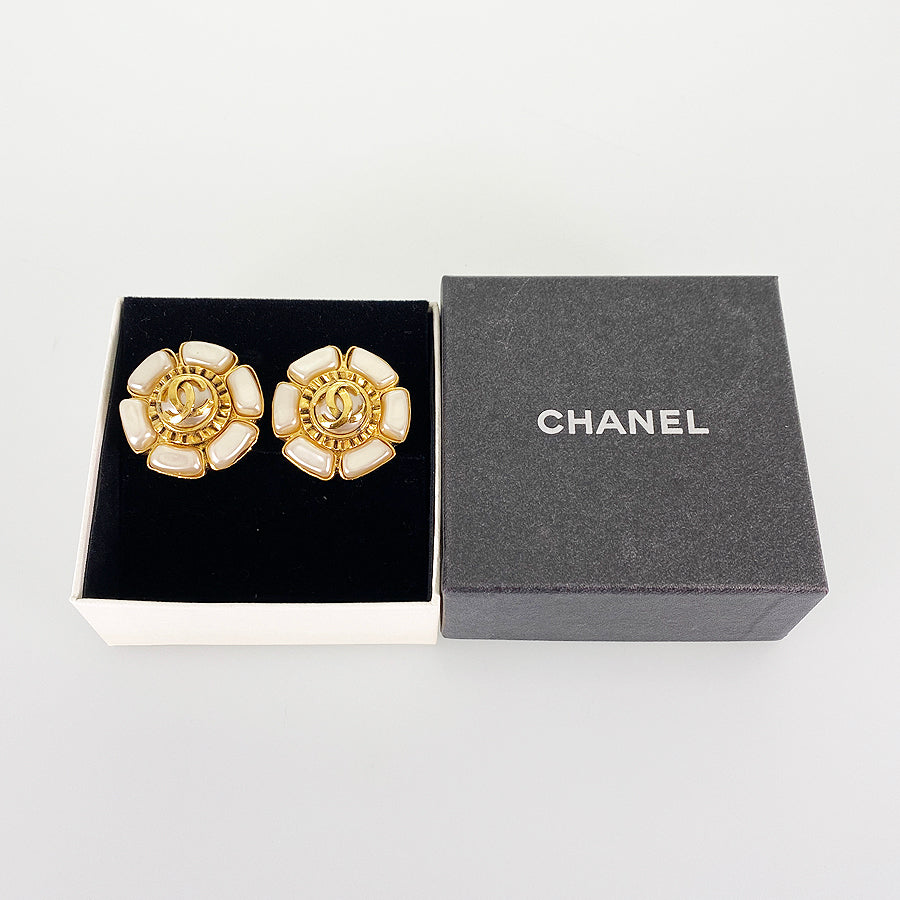 CHANEL Earring