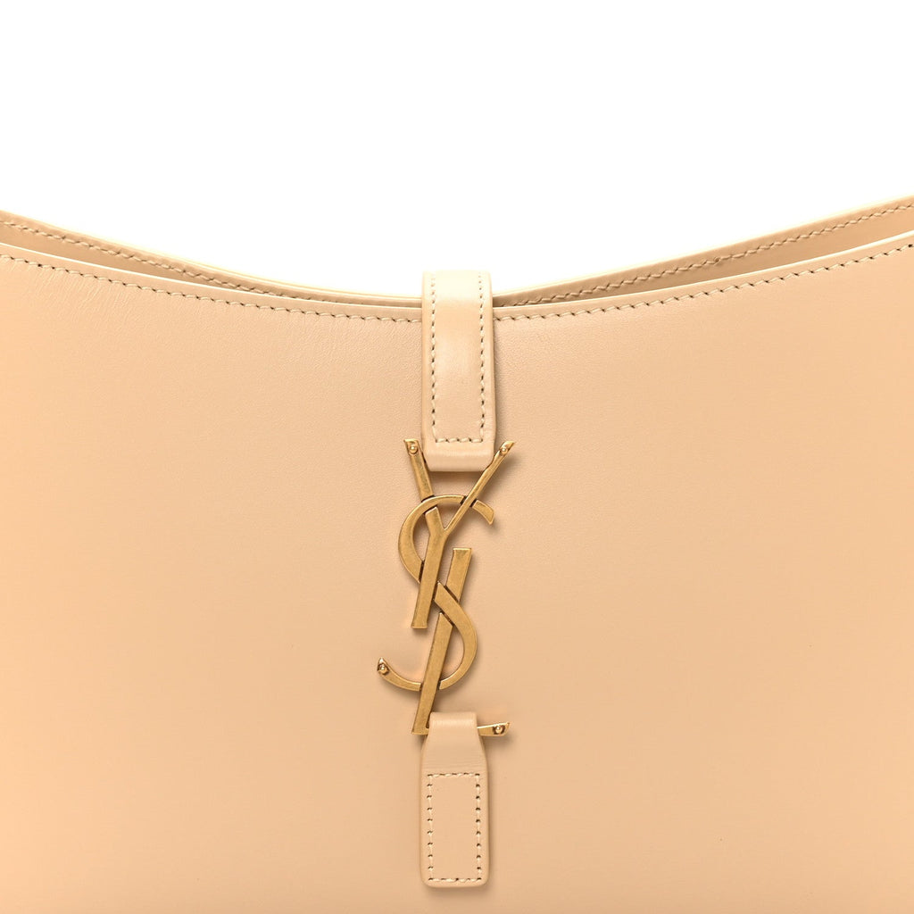 Smooth Calfskin Le 5 A 7 Hobo Ivory