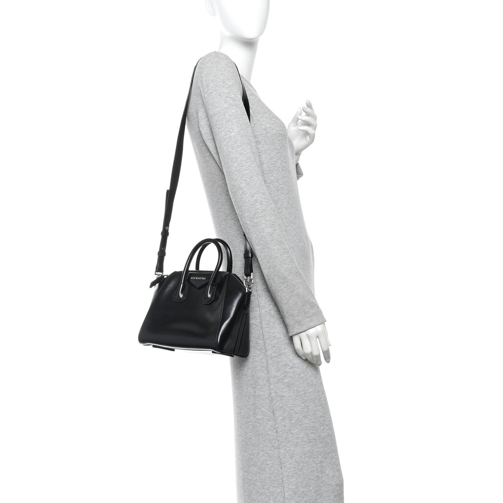 Shiny Lord Calfskin Mini Antigona Black