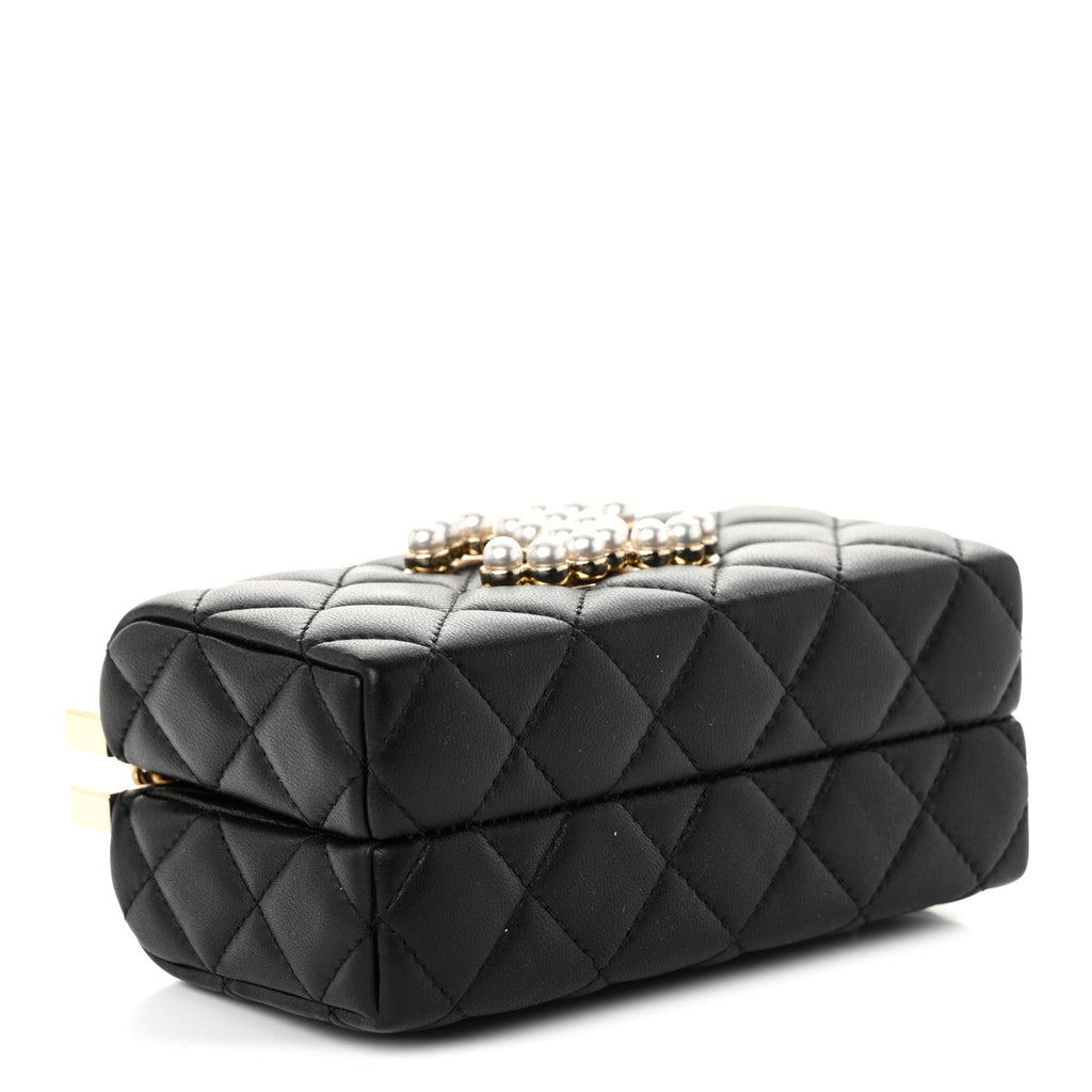 Lambskin Quilted Pearl CC Vanity Case Black