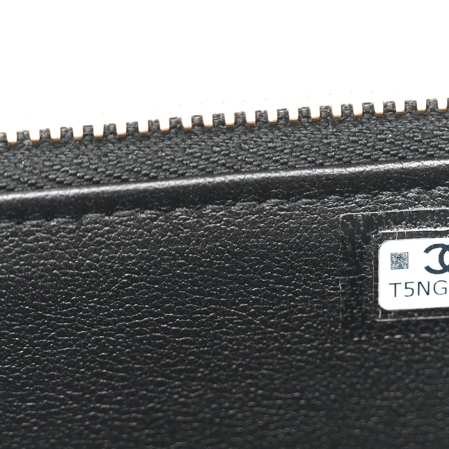 Shiny Lambskin Quilted Small Vanity Case With Chain Black