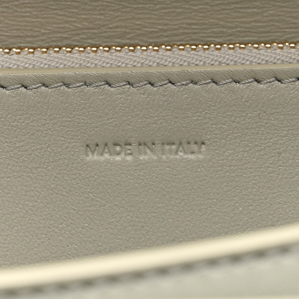 Box Calfskin Medium Classic Box Flap Bag Vert D'eau