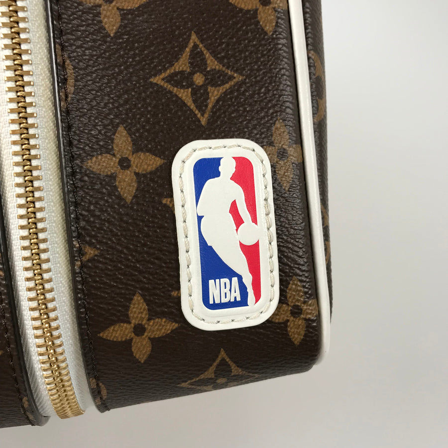 LOUIS VUITTON Monogram Cloakroom Drop Kit M45588 Hand bag