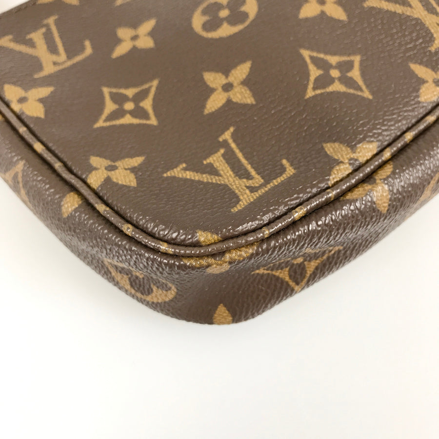 LOUIS VUITTON Monogram Pochette Accessoires M51980 Pouch