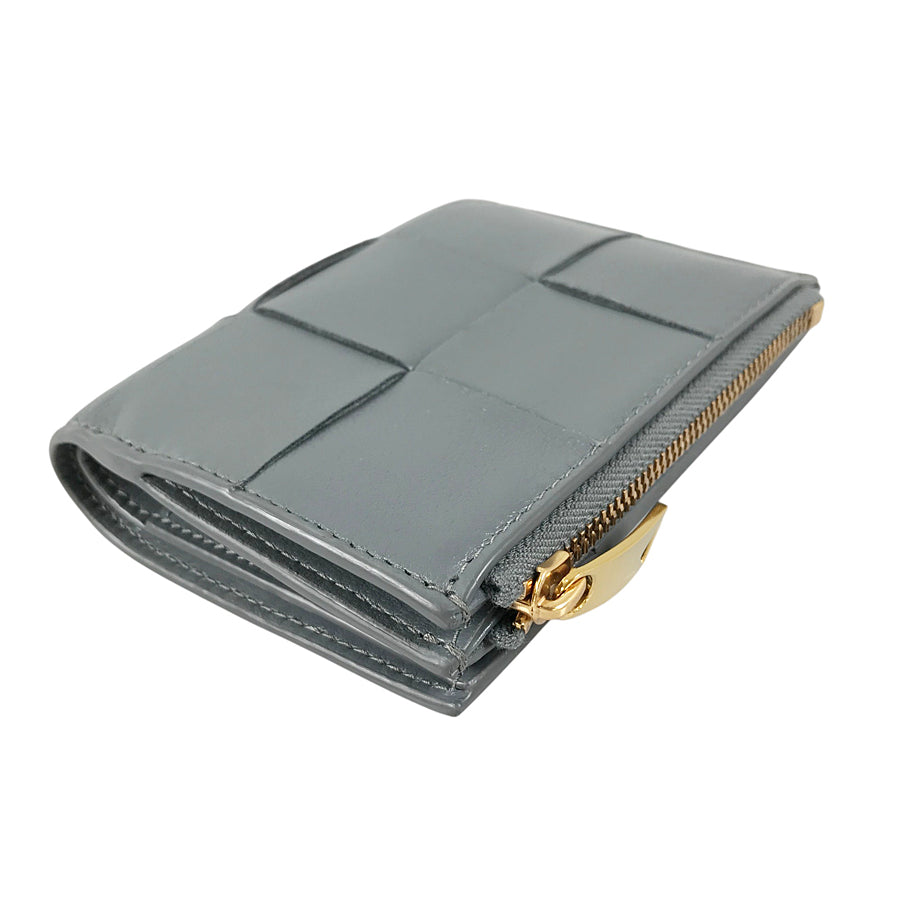 BOTTEGA VENETA Maxi Intrecciato cassette Bifold wallet