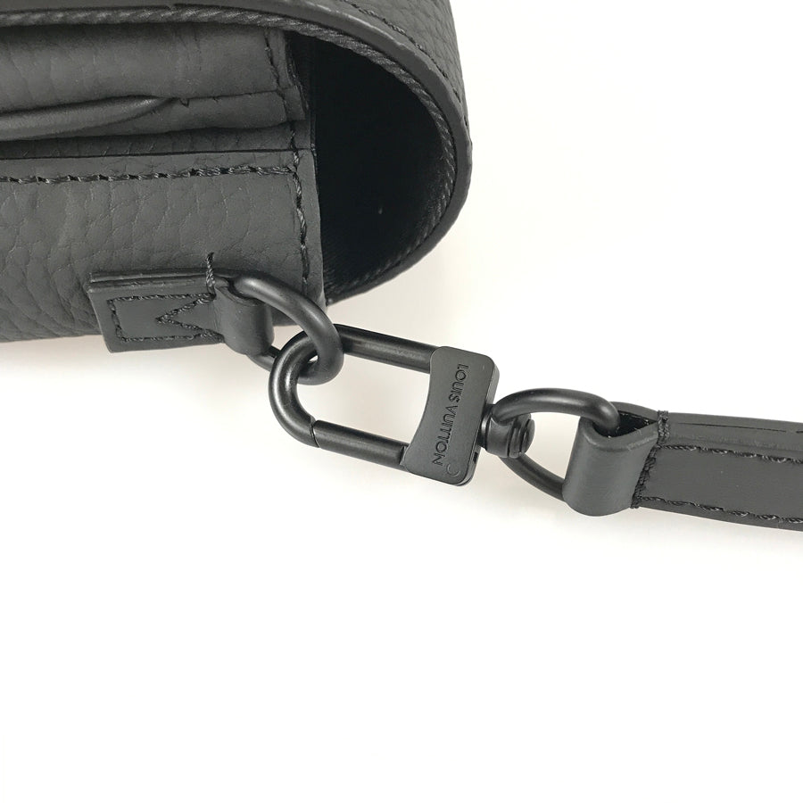 LOUIS VUITTON Taurillon Leather S Lock Vertical Wearable Wallet M81524 Shoulder bag